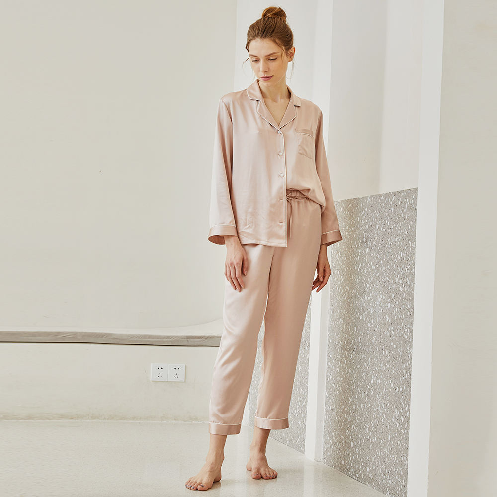 Luxury long sleeve silk pajamas for women wholesale (1) Women’s silk pajamas wholesale long sleeve pants set