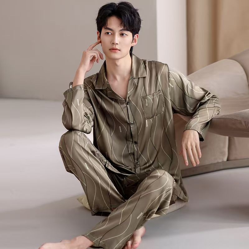 Elegant Men’s Satin Pajama Set – Spring & Autumn (2) High-end men’s satin pajama set for spring and autumn
