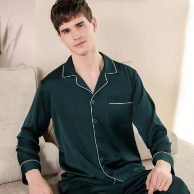 Loose-fit men’s silk pajama set for spring and autumn