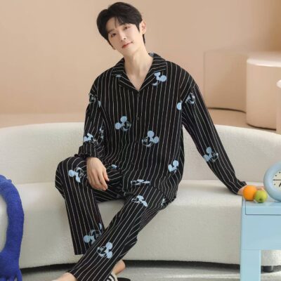 Loose-fit men’s long-sleeve cotton pajama set for spring and autumn